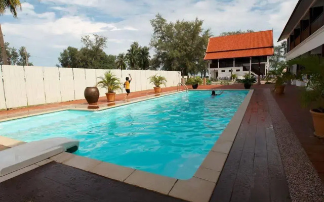 The Manor Beach Resort