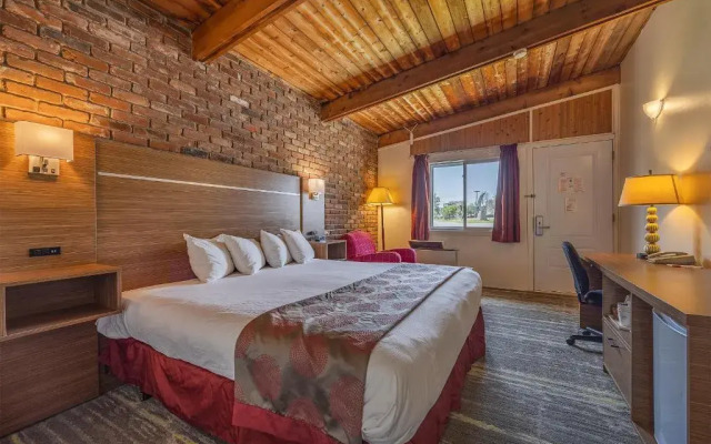 Ramada Gananoque Provincial Inn