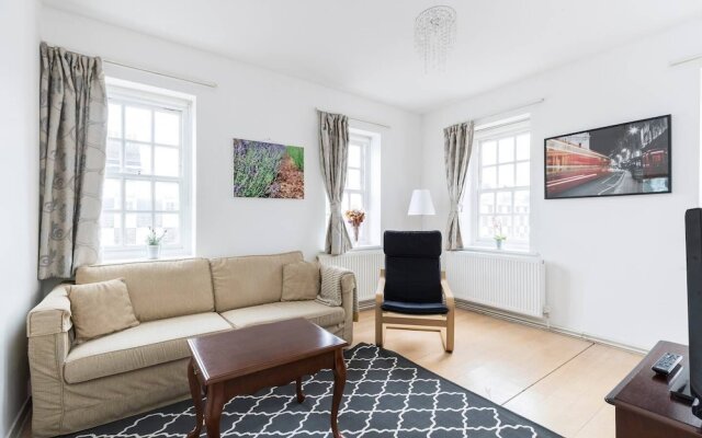 Charming 2 bed flat close to Big Ben (for 5)