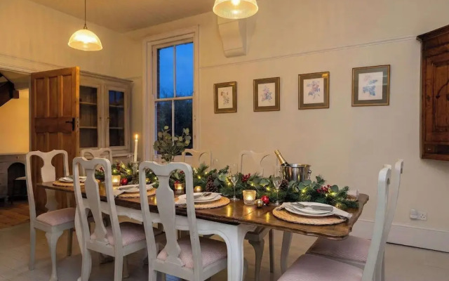 Victorian House Sleeps 14 Pool and Gardens