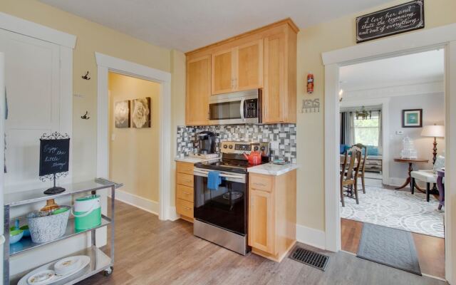 Goddess House on 6th