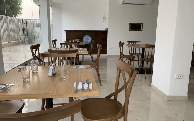 Hotel Mayales Plaza