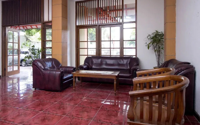 Hotel Dewi Sri by OYO Rooms