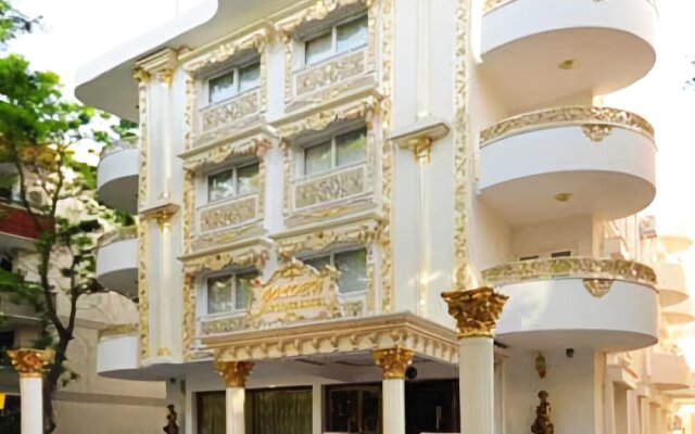 Golden Boutique Hotel