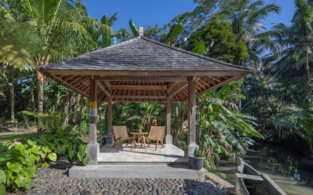 Rumah Kayu Resort