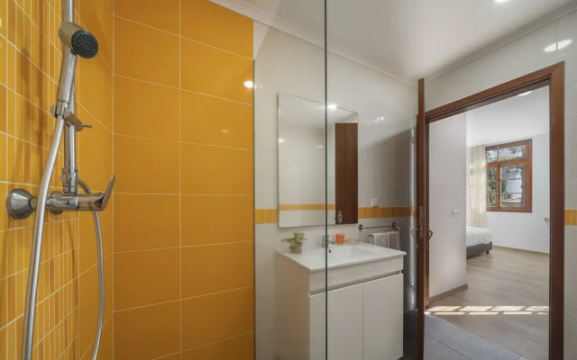Casa Strelitzia by An Island Apart