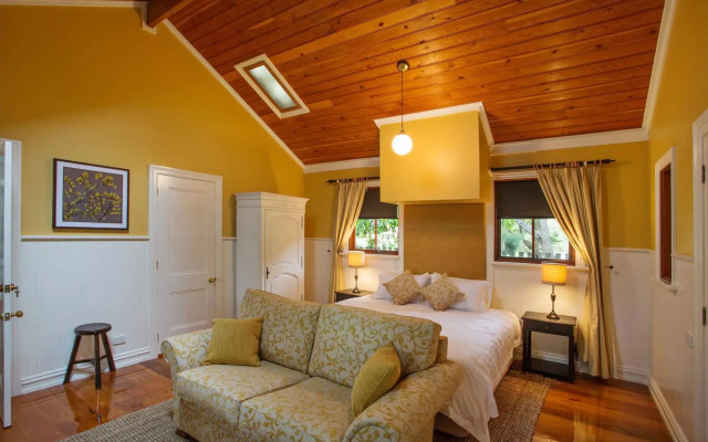 Oak Tree Lodge
