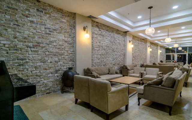 Royal Plaza Hotel