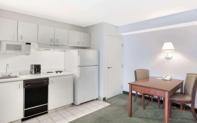 Hawthorn Suites by Wyndham Sacramento