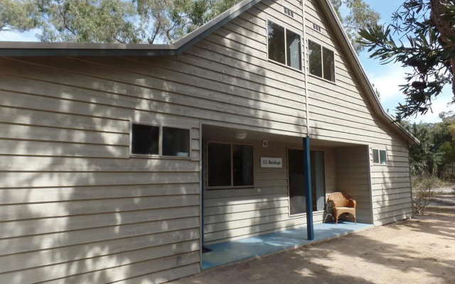 Waterfront Retreat At Wattle Point