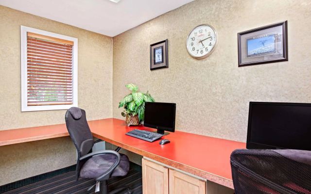 Days Inn by Wyndham Nanuet / Spring Valley