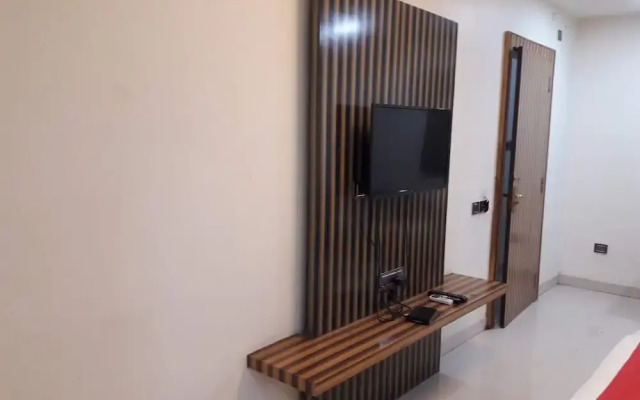 Hotel Sandal Wood
