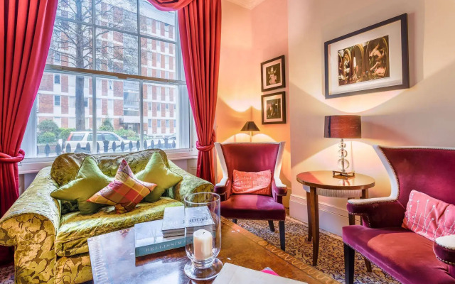 Tophams Hotel