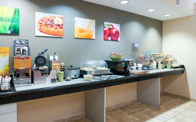 Quality Inn & Suites Lake Charles South
