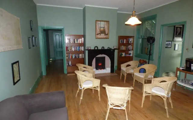 Tenterfield Lodge and Caravan Park