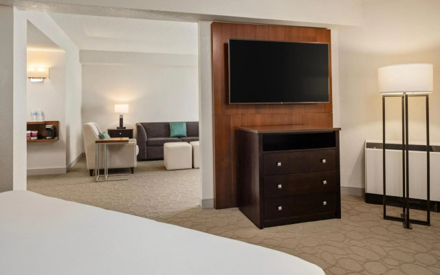 Delta Hotels by Marriott Minneapolis Northeast