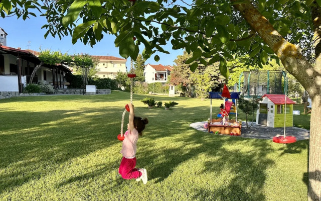 The 4 Travellers Halkidiki