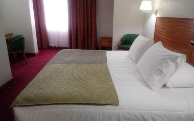 Hotel Gavina Express