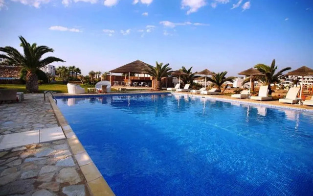 Koufonisia Hotel & Resort