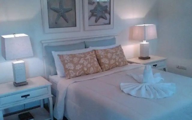 Touch of Elegance! 6 Bedroom Near the Beach