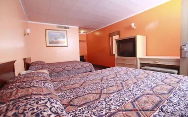 Meadowbrook Motor Lodge
