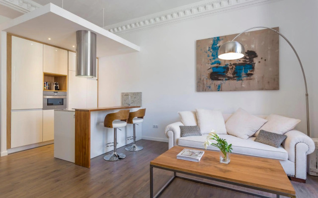 Puerta del Sol Center