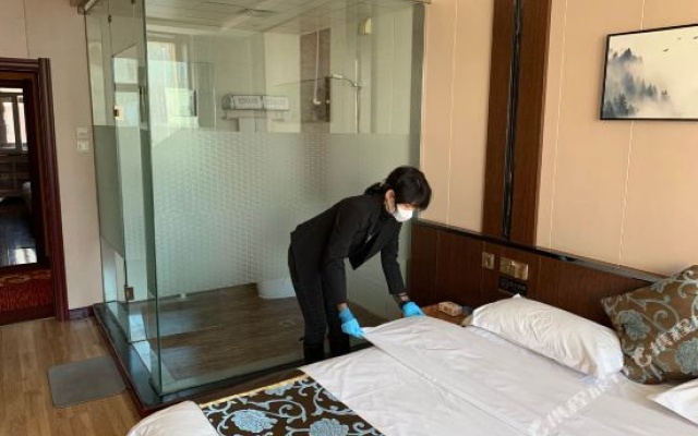 Daqing Jinhuzhixing Hotel – People – Daqing