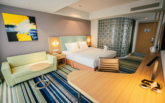 Holiday Inn Express Yingkou Onelong Plaza by IHG
