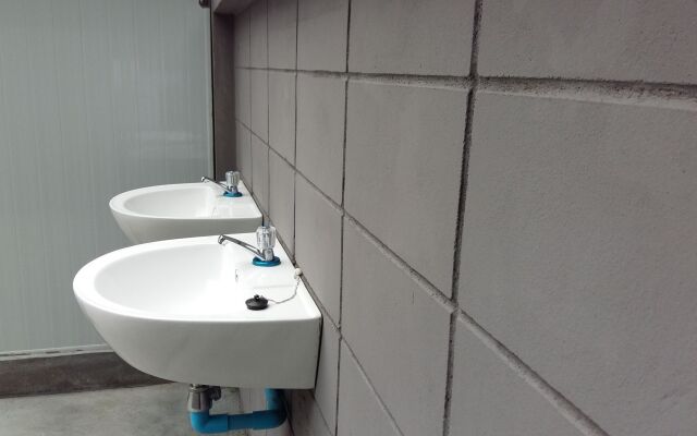 M Hostel Lanta