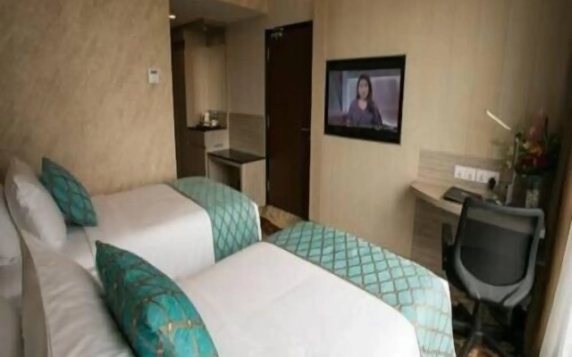 V8 Hotel