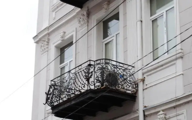 Tabidze Apartment