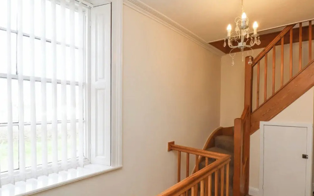 Mayfield Manor
