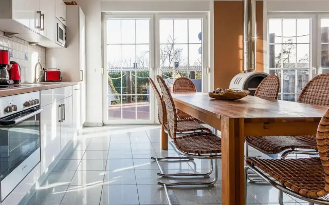 Seahorse Modern Retreat