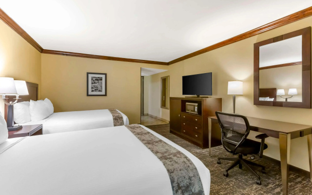 Best Western Plus Raton Hotel