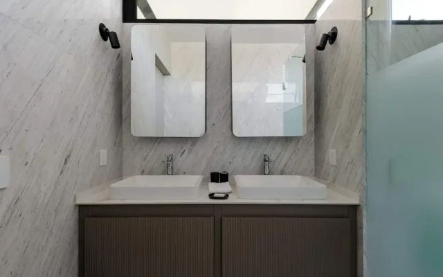w Prestigious 3BR w Terrace in Polanco