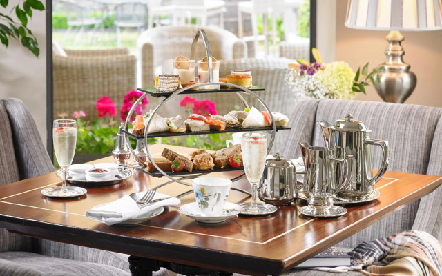 Hotel Actons
