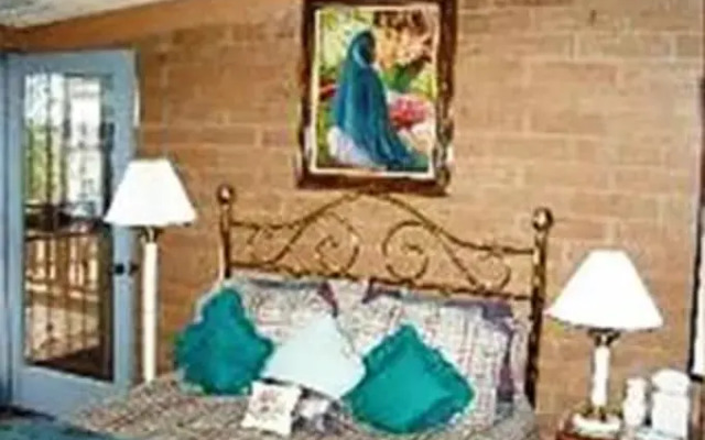 Casa Tierra Adobe Bed & Breakfast Inn