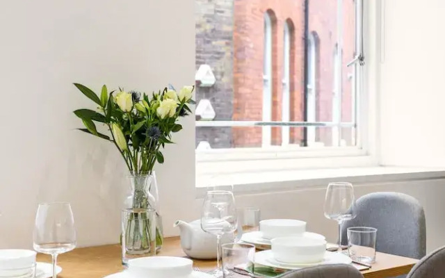 2 Bed 2 Bath Apartment Off Regent Street