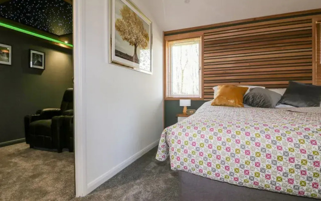 24 Meadow Retreat