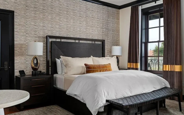 Emigrant Boutique Hotel