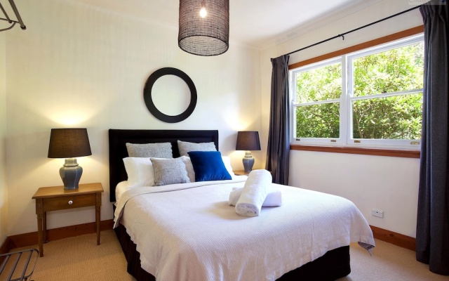 Stonewall Cottage for two with Fireplace – Guest Rooms – Blackheath