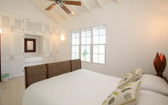 Large Townhouse with Plunge Pool, 3 mins from Beach - Turtle View 2 by BSL Rentals