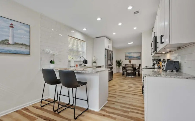 The Oak Hideaway Pet Friendly 3bd!