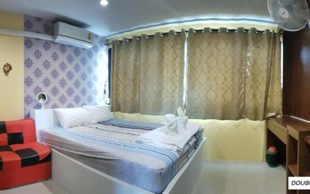 Easy Maesai Hostel