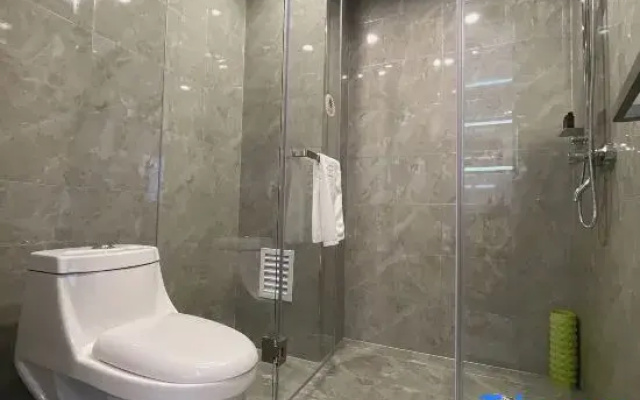 Aifeel Hotel (Tonghua Municipal Government Yuhuangshan Park)