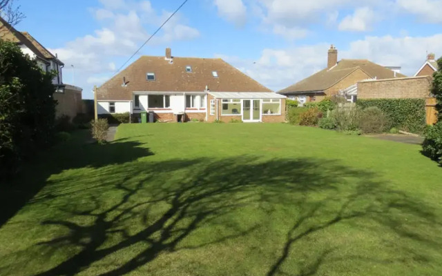 Westmead. Chalet Bungalow