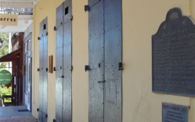 Hotel Léger Restaurant & Saloon