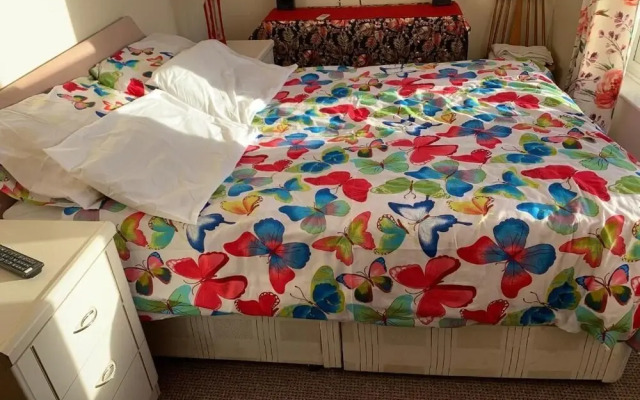 Busybee - Guest House- Self service