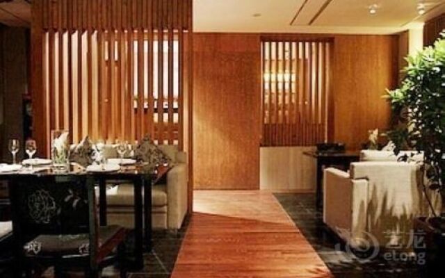Wuhan Yuntai 6 Plus 1 Hotel