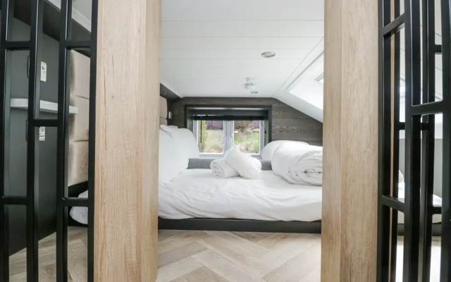 Dubs Luxury Family Pod